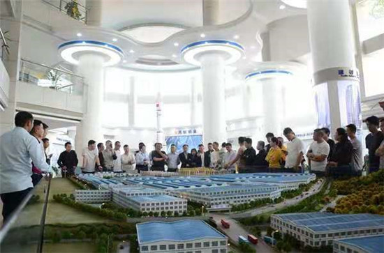 致敬美好 开启未来|凤铝高端系统门窗旗舰店应势起航(图5)